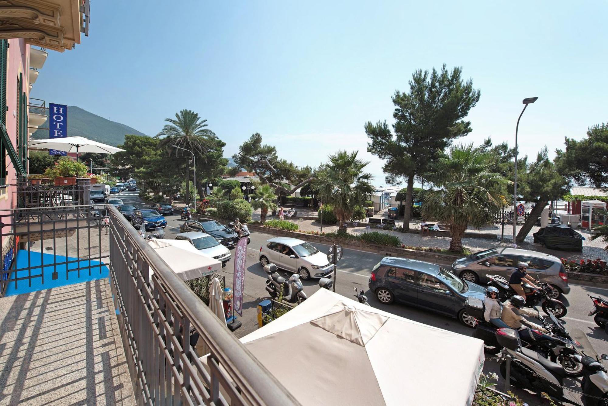 La Finestra Sul Mare Διαμέρισμα Arenzano Εξωτερικό φωτογραφία